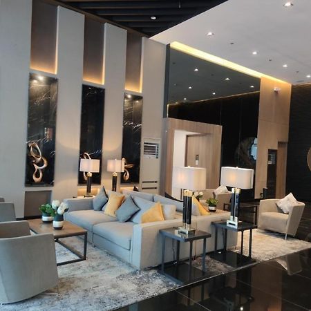 Great View 1 Bedroom Condo In Makati Near Trident Tower マニラ市 エクステリア 写真