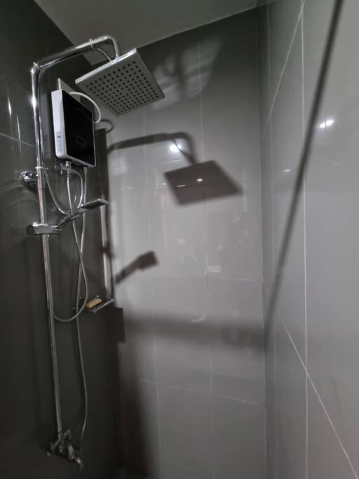 Great View 1 Bedroom Condo In Makati Near Trident Tower マニラ市 エクステリア 写真