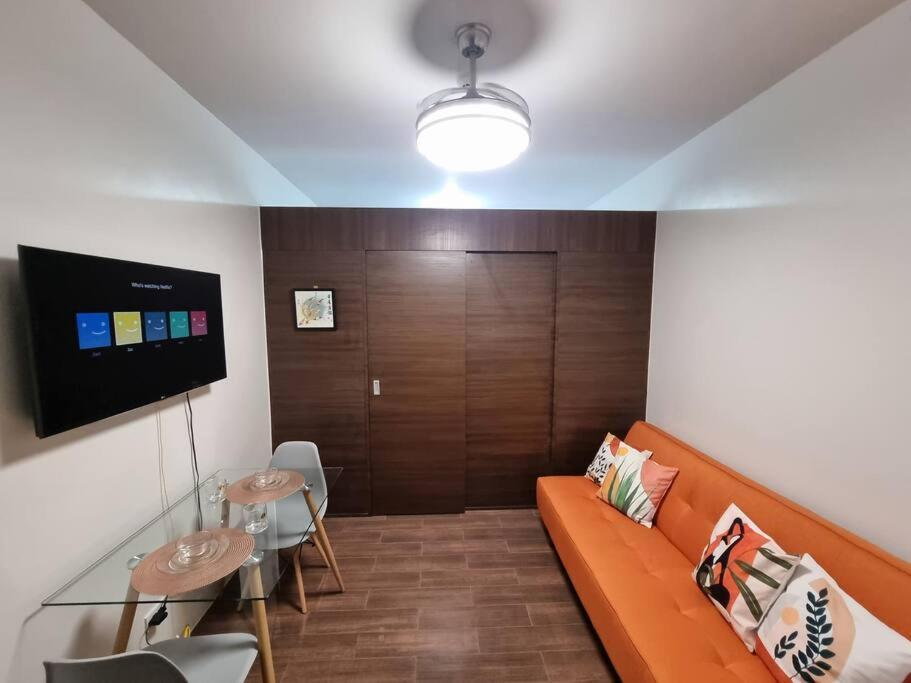 Great View 1 Bedroom Condo In Makati Near Trident Tower マニラ市 エクステリア 写真